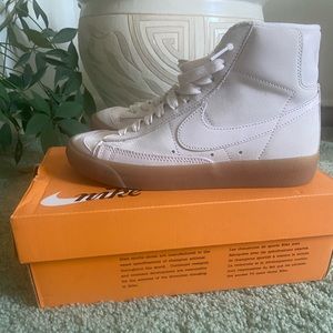 Nike Blazer MID 77 LX Sneakers